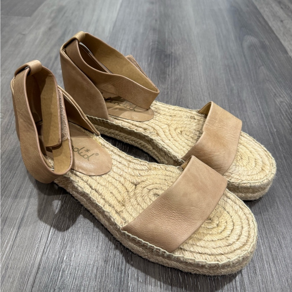 Splendid cork sandals